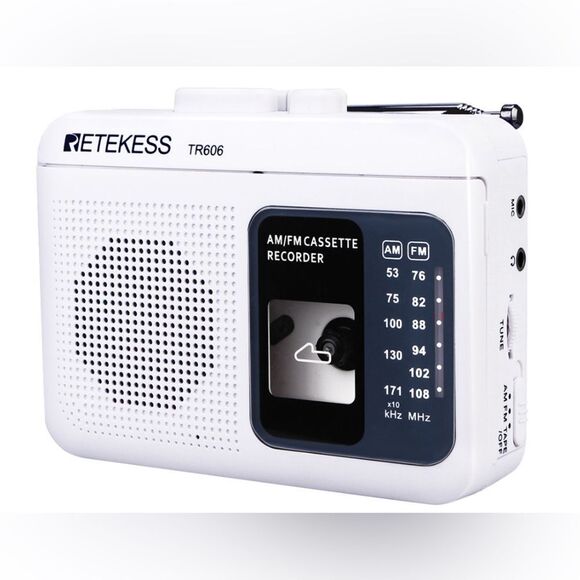 RETEKESS Cassette Player AM FM Portable Radio.  Requires two AA batteries - Picture 3 of 9